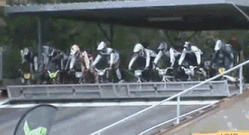 Ảnh động: Những tình huống trớ trêu của các "cua-rơ" - 7