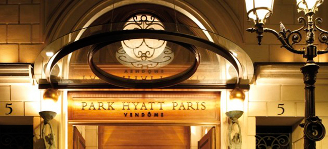 10. Khách sạn Park Hyatt Paris Vendome (Paris - Pháp): Giá cho một đêm: 15.000$ (Khoảng 340 triệu VNĐ)
