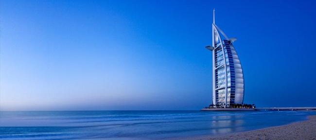 7. Khách sạn Burj Al Arab Hotel (Dubai): Giá mỗi đêm: $ 17.500 (Khoảng 384 triệu VNĐ)
