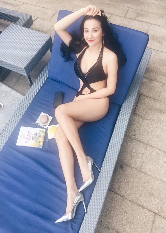 Yaya Trương Nhi là chân dài có phong cách sexy, ngoại hình cuốn hút.
