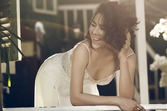 Diễn viên Vân Trang tự tin diện váy sexy sau khi sinh con đầu lòng