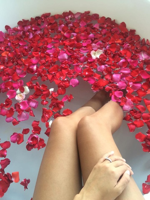 Mỹ nhân Việt khoe ảnh nude trong bồn tắm: Sự thật ngã ngửa - 9