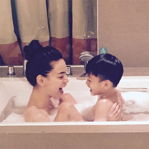 Mỹ nhân Việt khoe ảnh nude trong bồn tắm: Sự thật ngã ngửa - 3