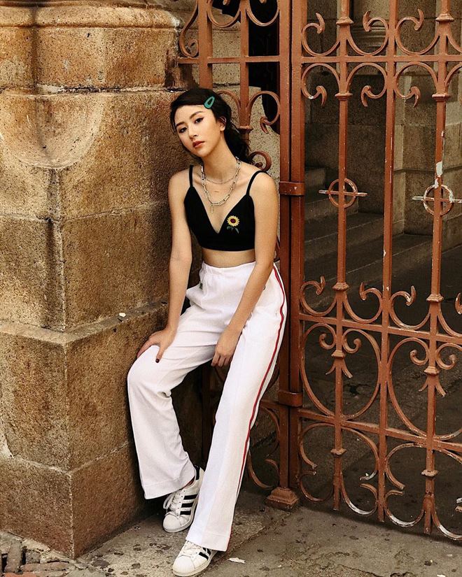 Nếu nói về style áo dây trễ nải, Quỳnh Anh Shyn hẳn là số 1 - 12