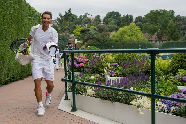 Wimbledon 2017: Trên sân cỏ, Nadal đang chơi (gần) như Federer - 2