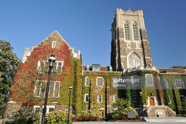 Penn là một thành viên của Khối đại học Ivy League với thế mạnh về các ngành khoa học cơ bản, nhân học, luật học, y dược, giáo dục học, kỹ thuật và kinh doanh.