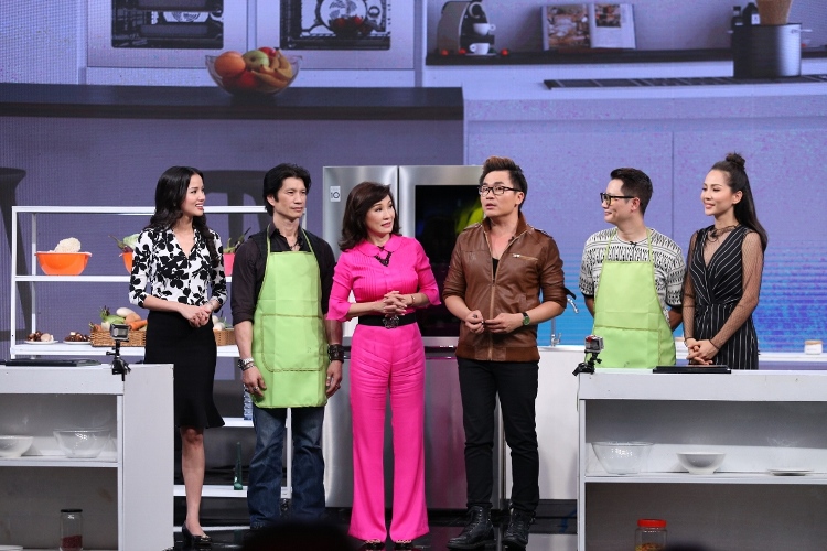 "Say nắng" bạn diễn: Con gái ông trùm tuyên bố cảnh nóng là chuyện nhỏ! - 10