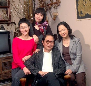 "Say nắng" bạn diễn: Con gái ông trùm tuyên bố cảnh nóng là chuyện nhỏ! - 3