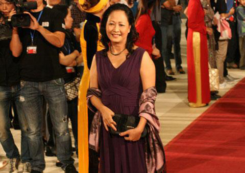 "Say nắng" bạn diễn: Con gái ông trùm tuyên bố cảnh nóng là chuyện nhỏ! - 6