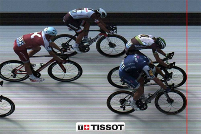 Tin thể thao HOT 8/7: Kinh điển Tour de France, 0,0003 giây và 6 milimet - 1