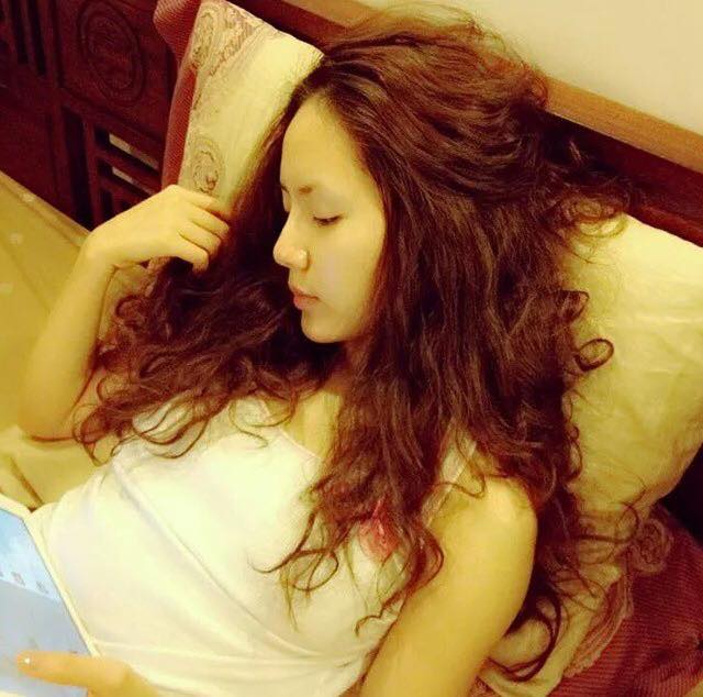 Mỹ nhân khoe ảnh trong phòng ngủ: Hoàng Thùy Linh "không có đối thủ" - 5