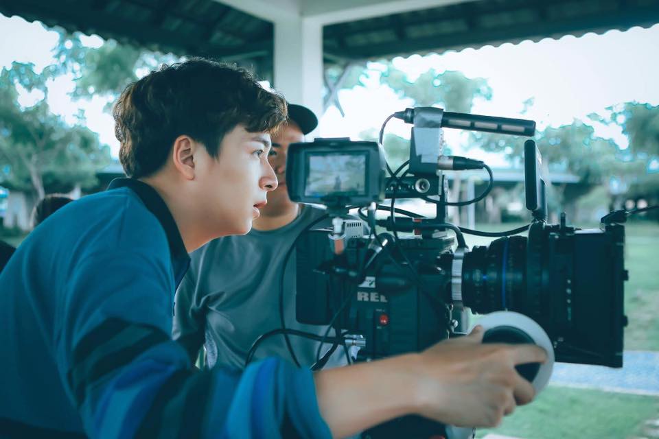 Bằng Kiều thân mật vợ cũ, Hoài Linh chạnh lòng thị phi - 6