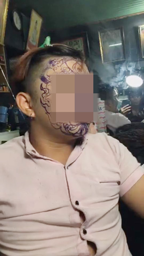 Thanh niên Sài thành xăm kín mặt vì thất tình - 1