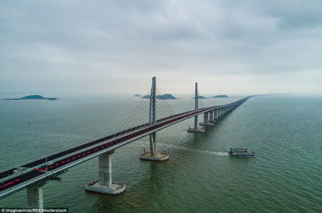 Ngắm cây cầu biển dài chưa từng thấy sắp hoàn thành ở TQ - 1