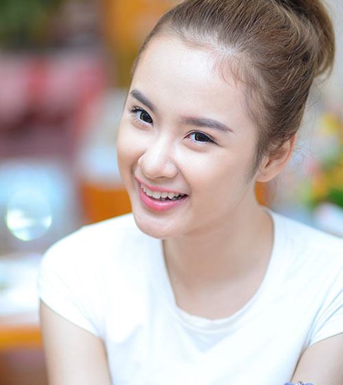 Nhìn lại chiếc mũi "biến hóa" theo thời gian của Angela Phương Trinh - 5