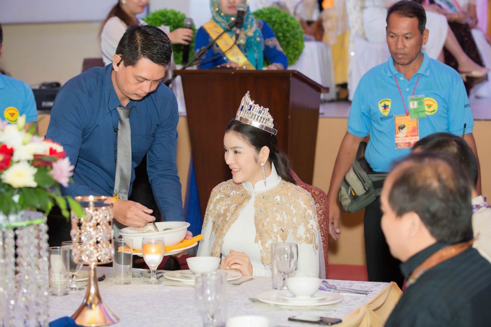 Vệ sỹ sao Việt: Sơn Tùng hào quang, Lương Bằng Quang bị tố "làm màu" - 8