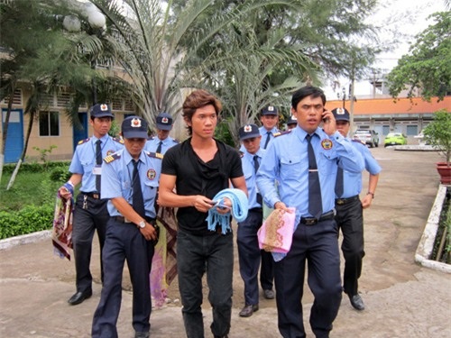 Vệ sỹ sao Việt: Sơn Tùng hào quang, Lương Bằng Quang bị tố "làm màu" - 5