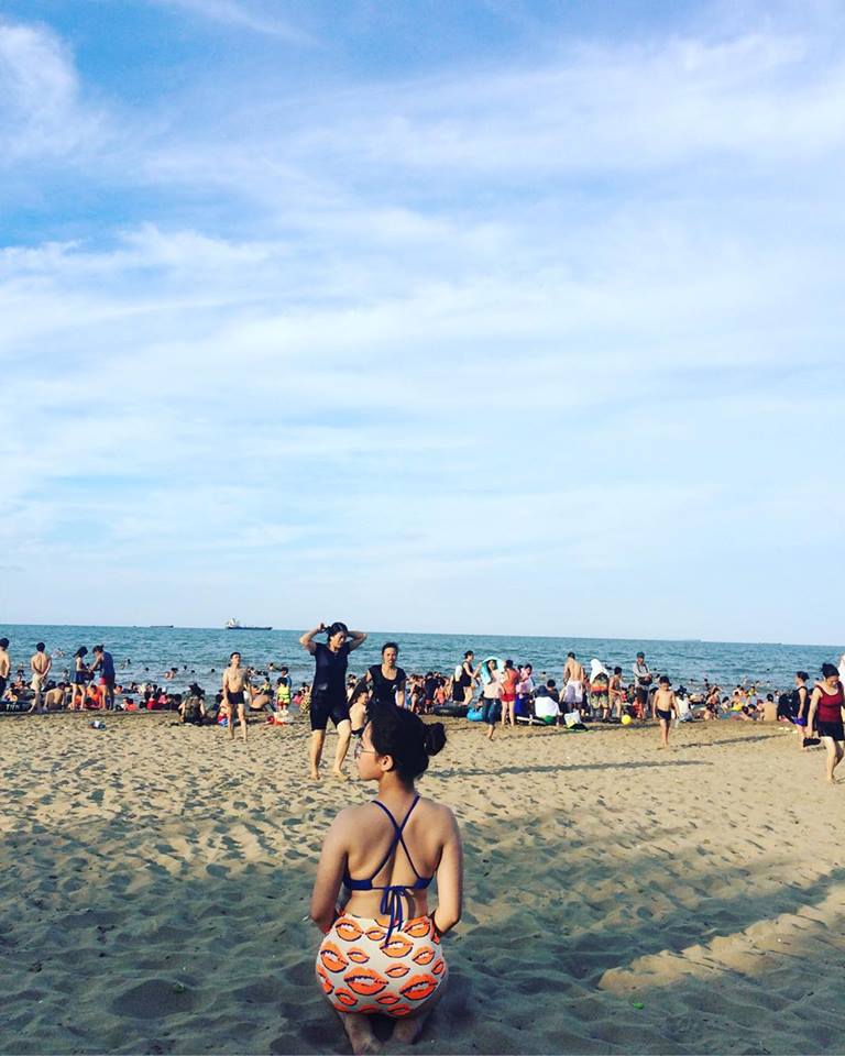 Vẻ quyến rũ của cô gái được Sơn Tùng mời ăn tối trước 5000 fan - 6