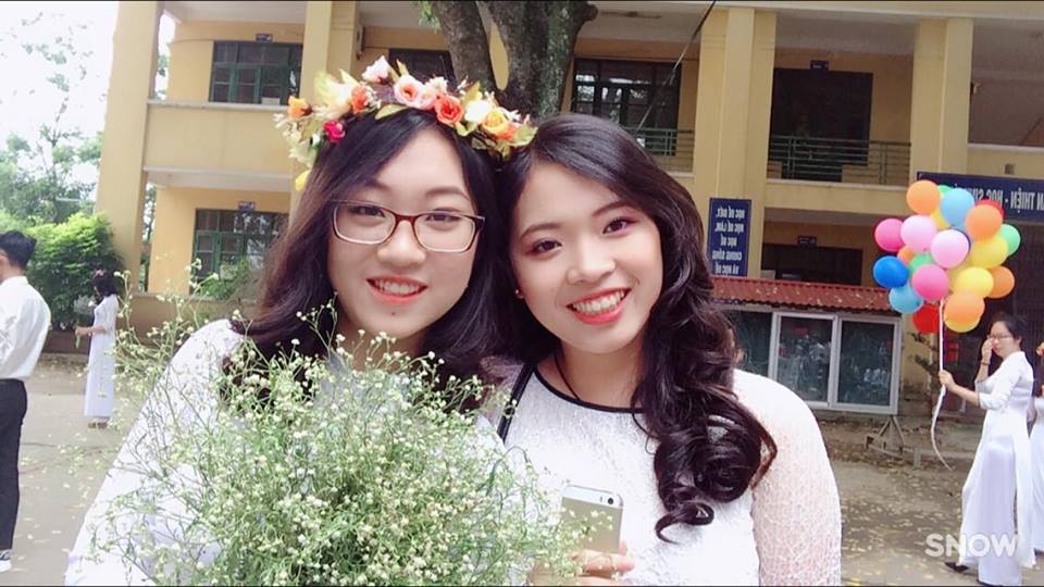 Vẻ quyến rũ của cô gái được Sơn Tùng mời ăn tối trước 5000 fan - 6