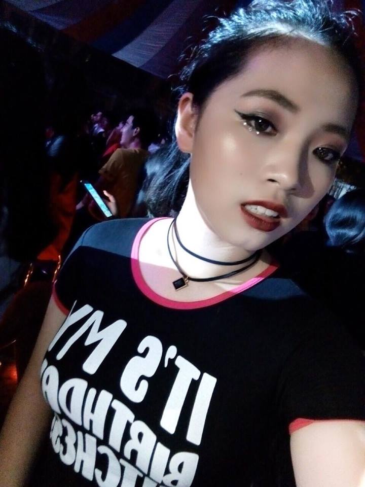 Vẻ quyến rũ của cô gái được Sơn Tùng mời ăn tối trước 5000 fan - 10