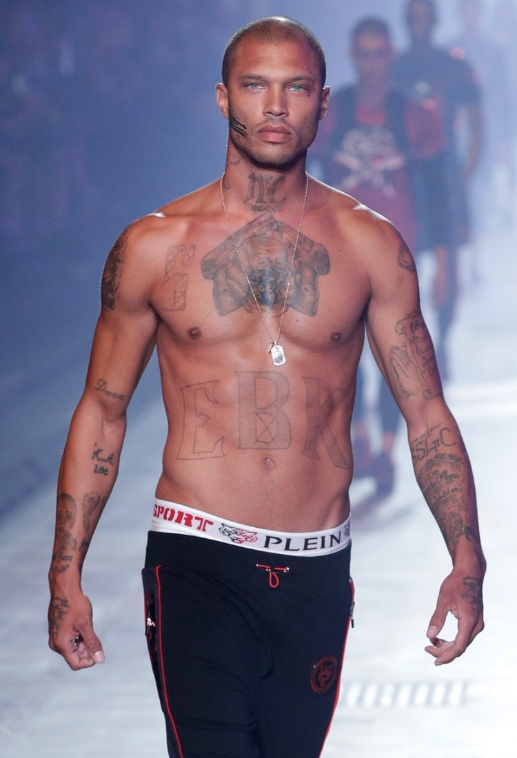 Tù nhân đẹp nhất thế giới cặp bồ ái nữ tỷ phú, bỏ vợ con - 14