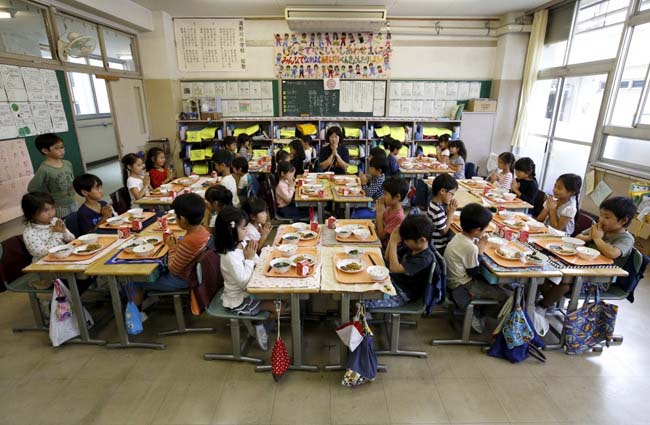 Có gì đặc biệt trong bữa trưa của học sinh Nhật Bản? - 1