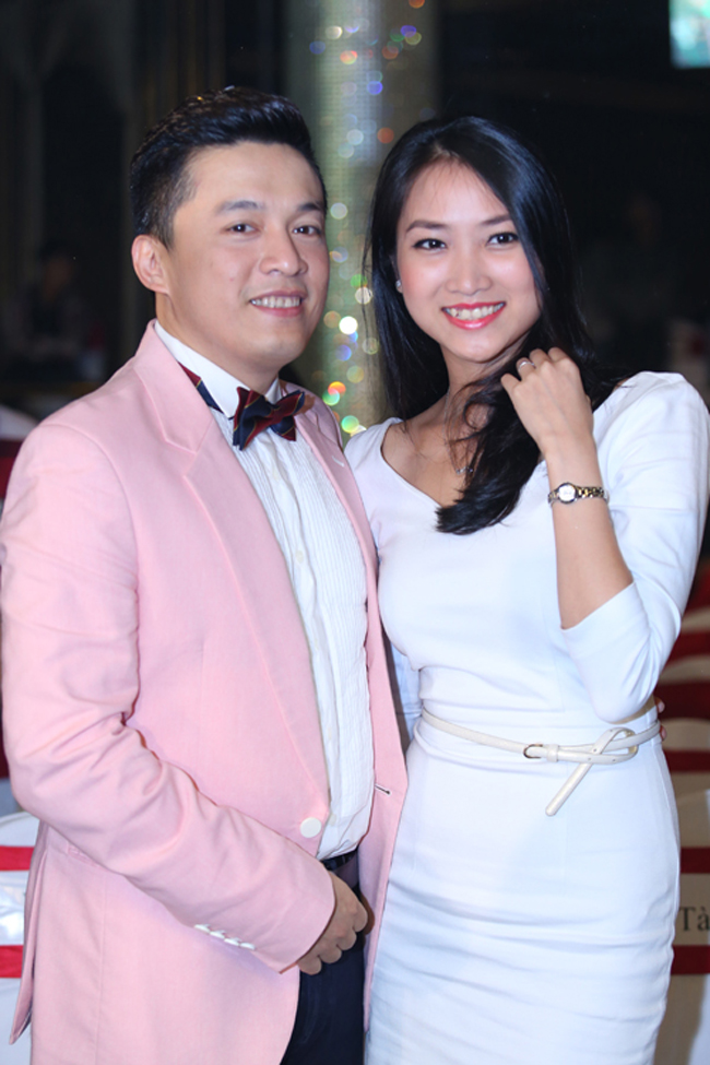 "Anh Hai" Lam Trường kết hôn lần hai với bạn gái kém 17 tuổi tên Yến Phương. Tháng 3 năm nay, bà xã Lam Trường hạ sinh con đầu lòng tại Mỹ.