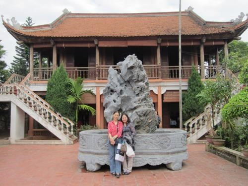 Nhà gỗ 2 tầng tuyệt đẹp 'lai' kiến trúc... nhà sàn - 10