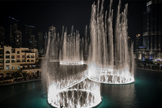 Đài phun nước Dubai, Các tiểu vương quốc Ả Rập thống nhất.
