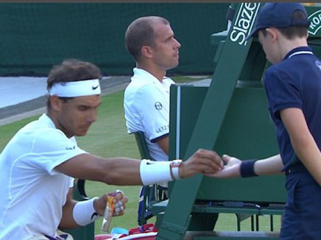 Tin nóng Wimbledon ngày 10: Nadal bị cư dân mạng 