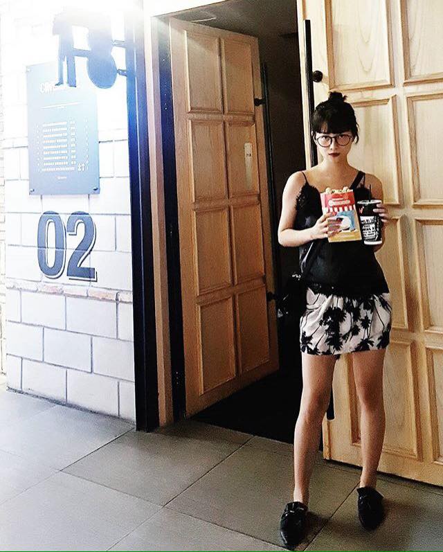 Người đẹp bị chồng sắp cưới bỏ vì "bắt cá 2 tay" lại gây bão mạng - 12