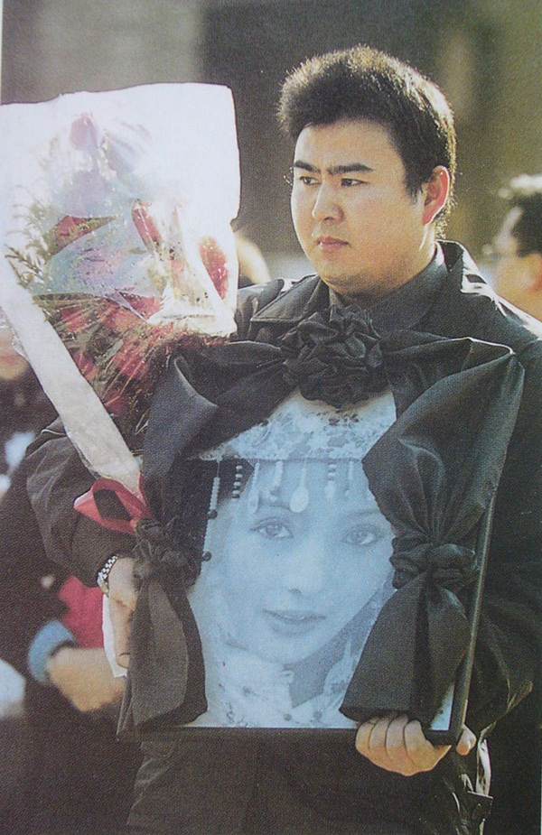 "Hàm Hương" Lưu Đan Hoàn Châu Cách Cách và những tiết lộ sau khi mất 17 năm - 1