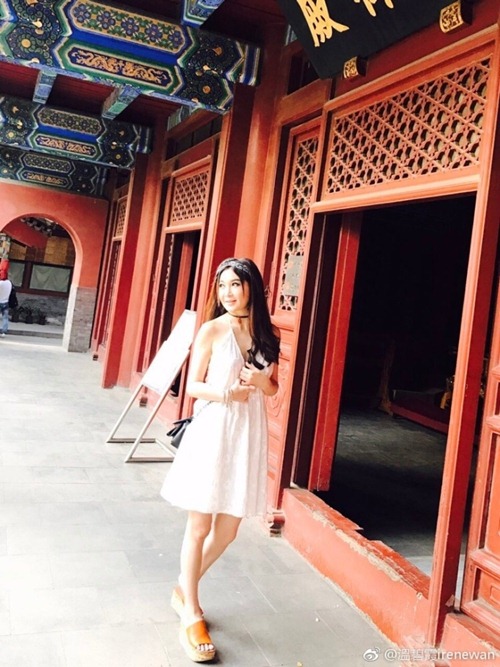 Cuộc sống xa hoa của sao phim 18+ trước khi ly thân chồng tỷ phú - 9