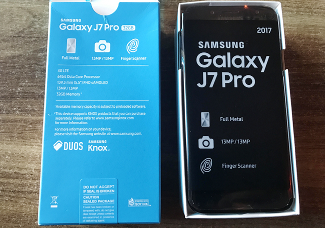 Trung tuần tháng 6 vừa qua, Samsung đã chính thức trình làng mẫu smartphone Galaxy J7 Pro và nhắm đến phân khúc 7 triệu đồng với sự hiện diện của nhiều tên tuổi. Máy nổi bật hơn hẳn phần còn lại nhờ camera chính khẩu độ F/1.7 nên có khả năng chụp ảnh trong điều kiện thiếu sáng cực tốt.