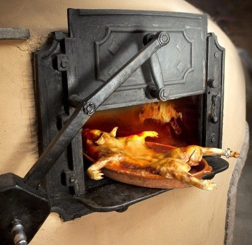 Heo sữa đút lò Tây Ban Nha cochinillo asado - “Thỏi vàng ròng” giữa trung tâm bàn tiệc - 2