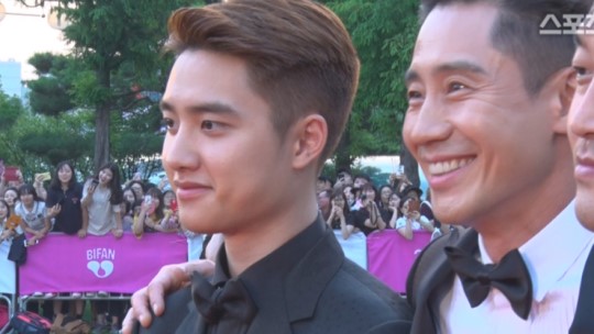 Nữ hoàng phim 19+ mặc xuyên thấu trên thảm đỏ - 10