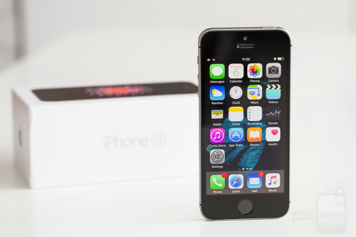iPhone SE giảm giá sốc chỉ còn 4,5 triệu đồng - 1