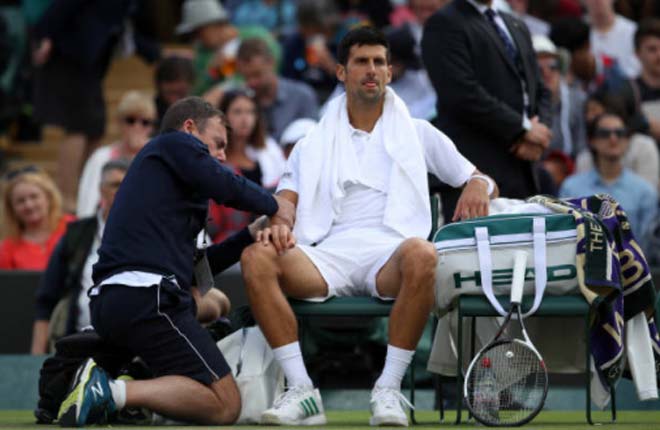 Wimbledon, Djokovic hãy học Federer: Lùi 1 bước, nhảy vọt 2-3 bước - 1