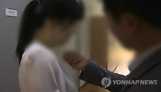 Hàng loạt nữ thực tập sinh Hàn Quốc bị cưỡng hiếp khi theo đuổi giấc mơ nổi tiếng - 1