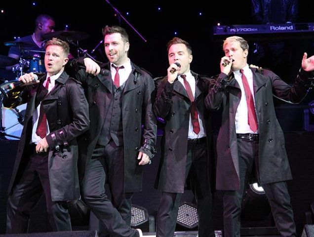 Đố ai không hát theo những bài  hát kinh điển này của Westlife? - 2