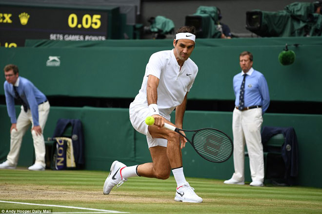 Clip hot Wimbledon: Những tuyệt kĩ mê hồn của Federer - 1