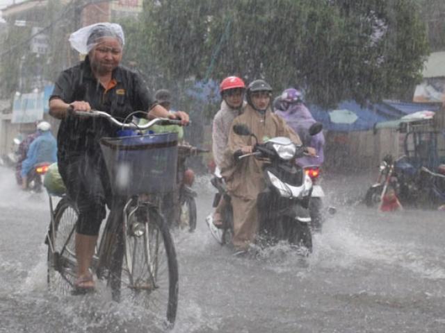 Bão số 2 đổ bộ đất liền, Nghệ An - Hà Tĩnh mưa trắng trời