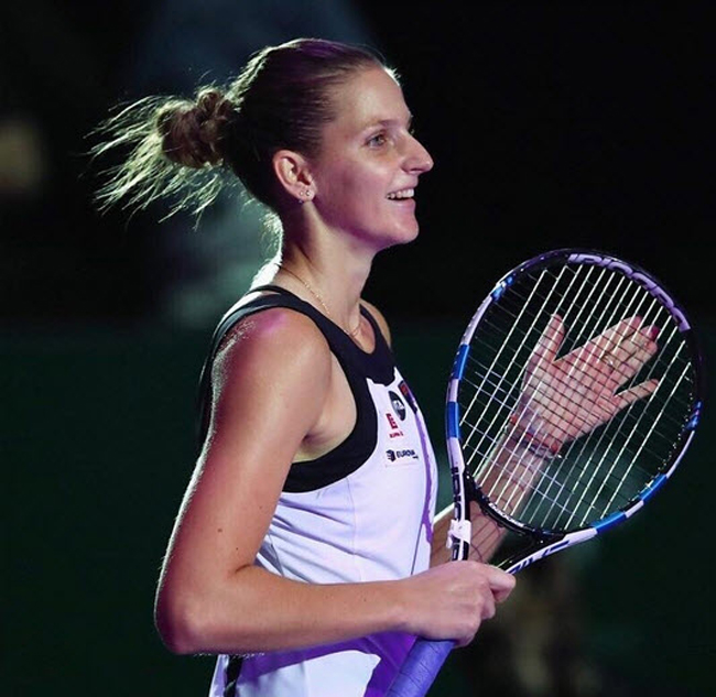 Pliskova bị loại ngay ở vòng 2 Wimbledon, tuy nhiên cô đã bảo vệ thành công số điểm năm ngoái, trong khi Halep cũng bảo vệ thành công số điểm tại Wimbledon tuy nhiên Halep bị trừ thêm một số điểm ở giải đấu cùng thời điểm năm ngoái nên cô đã phải nhường vị trí số 1 cho tay vợt người CH Séc.
