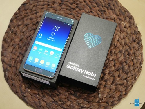 Video: Mở hộp Samsung Galaxy Note Fan Edition - 1