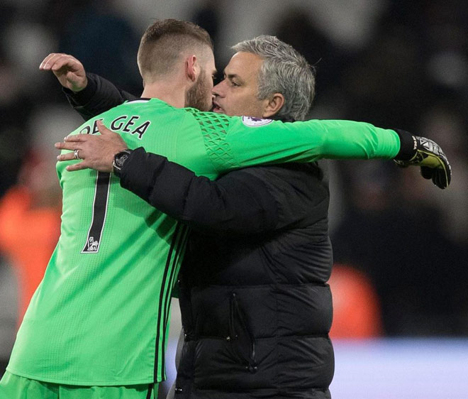 De Gea đòi tới Real: MU sợ lại đau như mất Ronaldo - 2