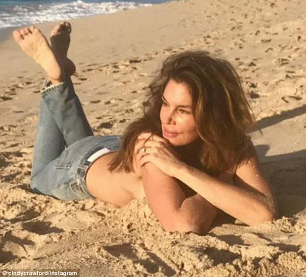 Chiêu hở bạo mà vẫn không bị ném đá của loạt mỹ nữ Hollywood - 6