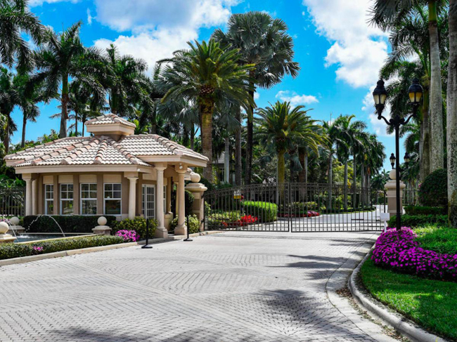 Căn nhà tọa lạc tại Boca Raton, một khu vực giàu có ở phía bắc Miami, bang Floria, nước Mỹ.