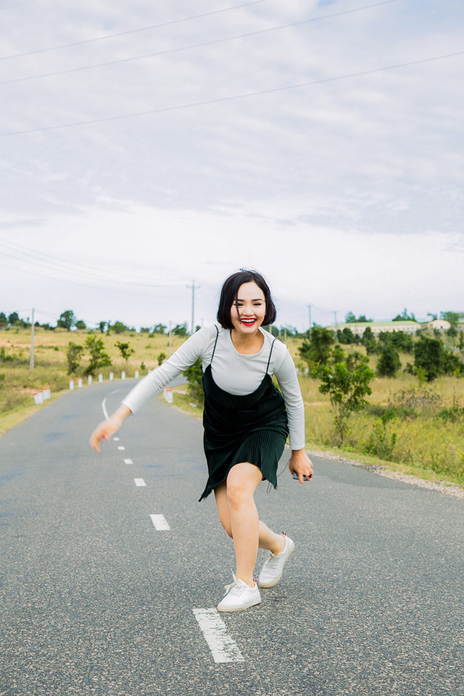 "Sếp nữ" Miu Lê nhí nhảnh bên Hoa hậu làng hài Việt - 1