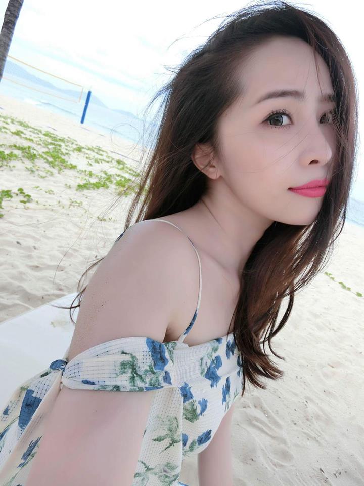 Phương Mỹ Chi lại đăng ảnh gợi cảm mặc tranh cãi - 3