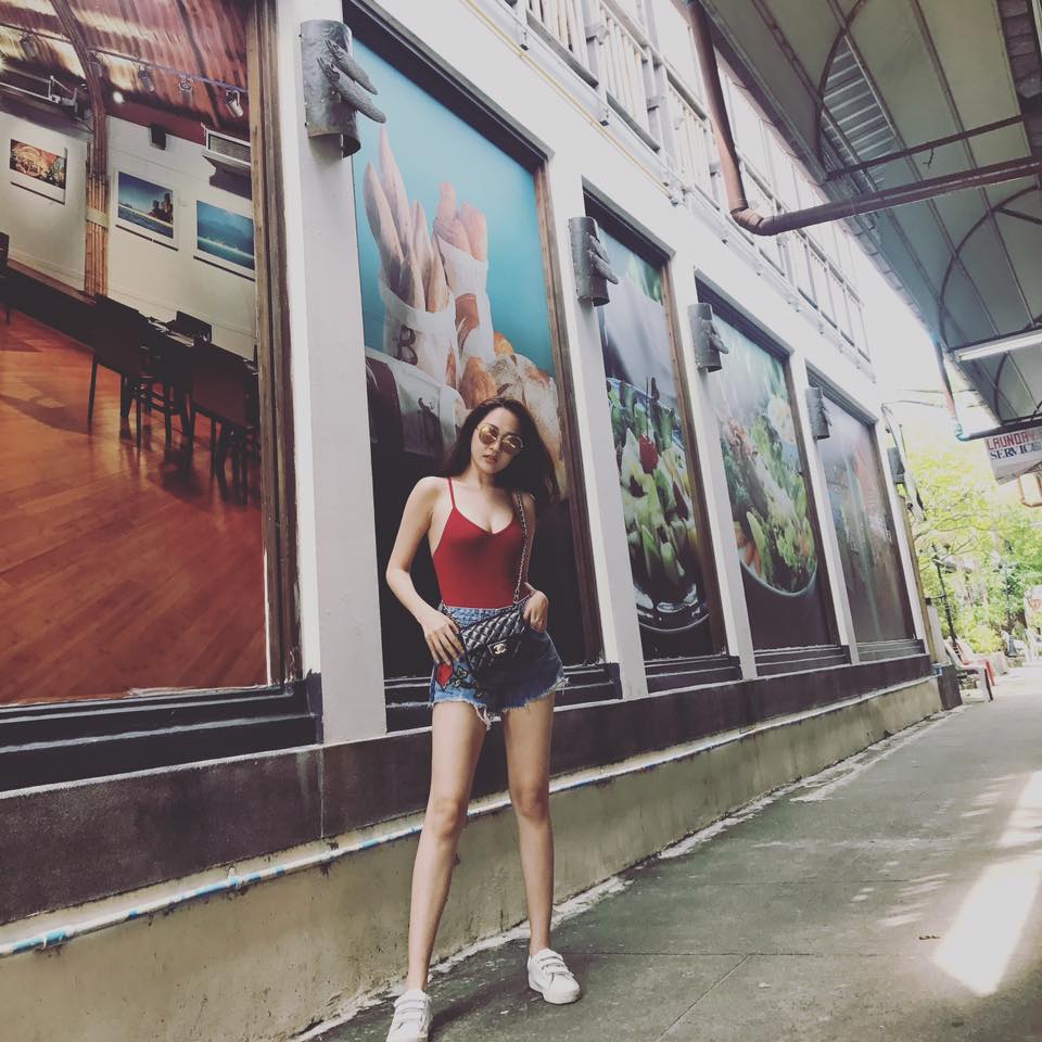 Phương Mỹ Chi lại đăng ảnh gợi cảm mặc tranh cãi - 8